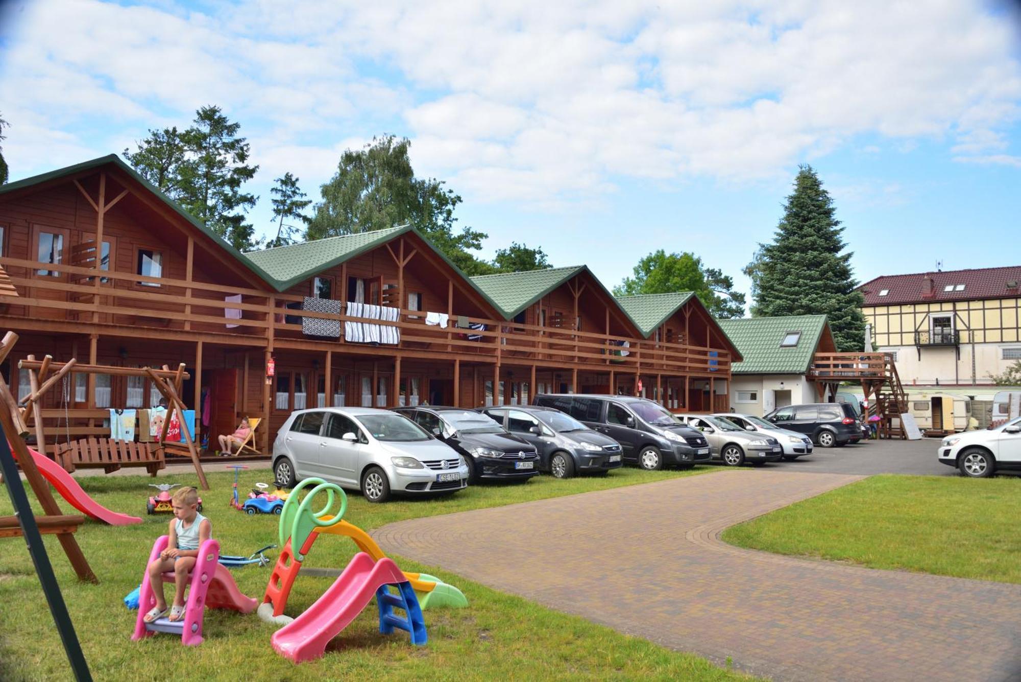 Mlodziezowy Domek Dla Grup Eldorado Mielno Centrum, 200M Od Morza Kültér fotó